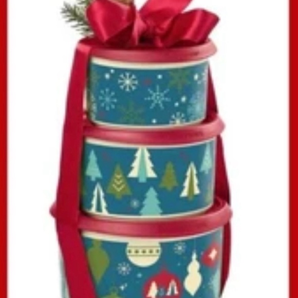 Tupperware Festive Holiday Storage Containers 3 piece set - Picture 2 of 3